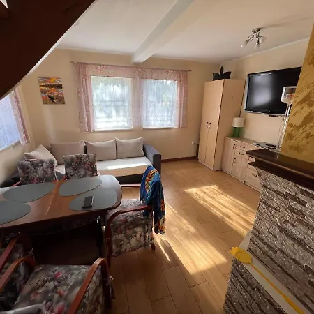 Vakantiehuis Kaszuby- Caloroczny Nad Jeziorem Gowidlinskim Sulęczyno