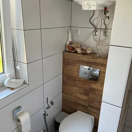 Kaszuby- Caloroczny Nad Jeziorem Gowidlinskim Vakantiehuis *